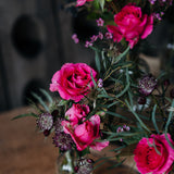 Christmas Kisses – Festive Flowers in Bud Vases