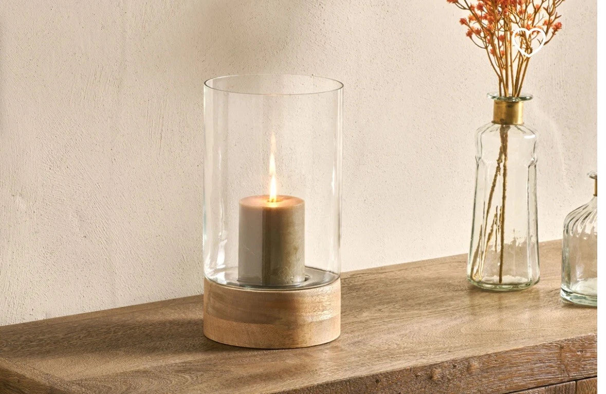 Straight glass candle holder with wooden base