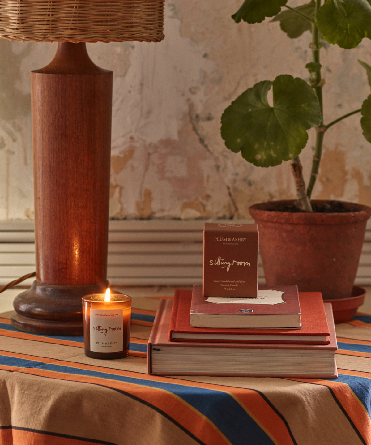 grounded blend of violet leaf, lily of the valley and sandalwood 