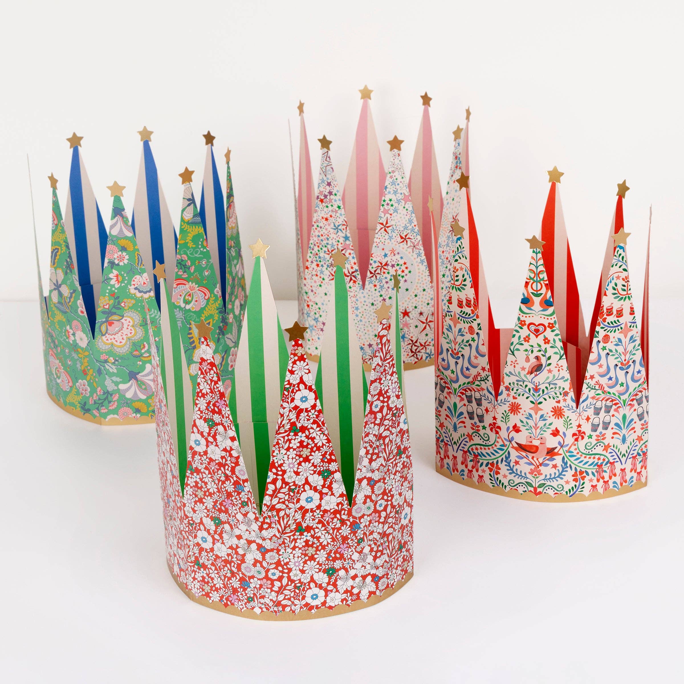 Decorative paper party crowns with liberty  designs