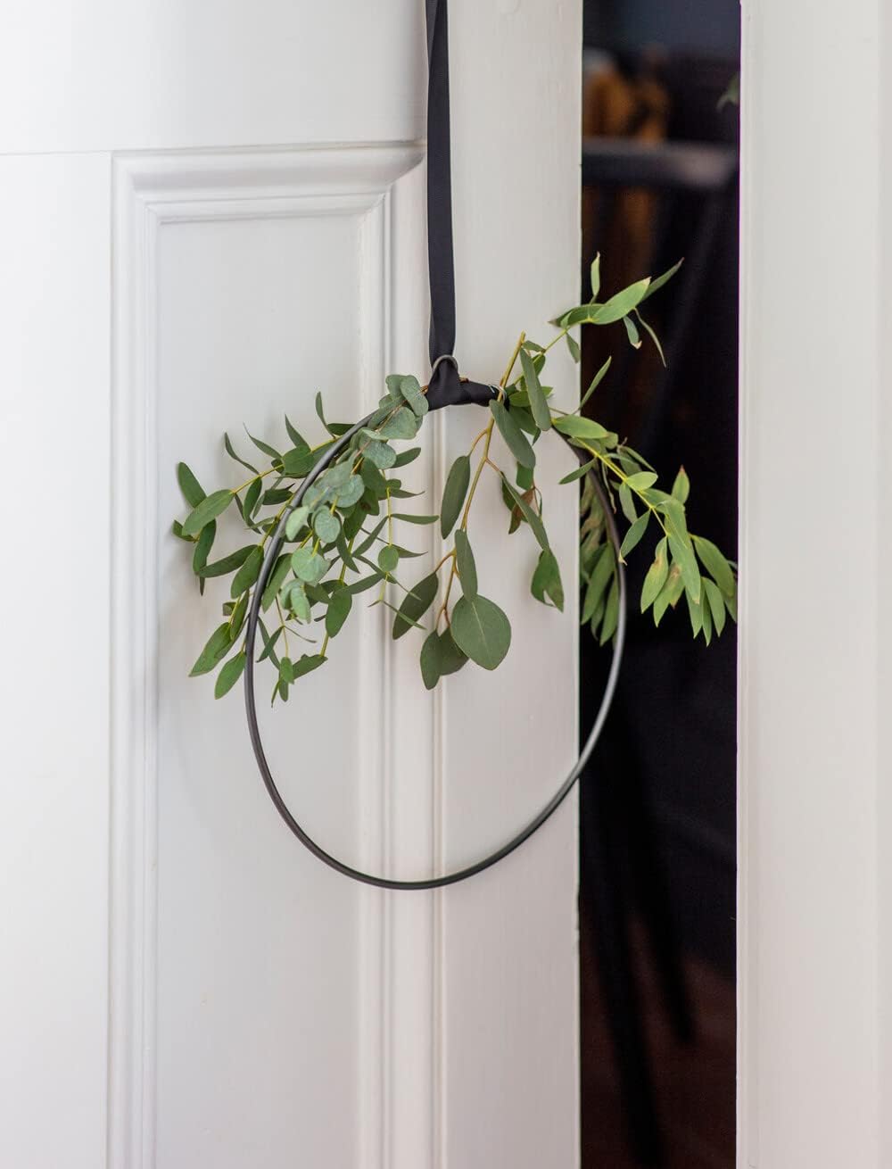 Farringdon Iron Wreath Ring for decorating with fresh flowers and seasonal foliage.