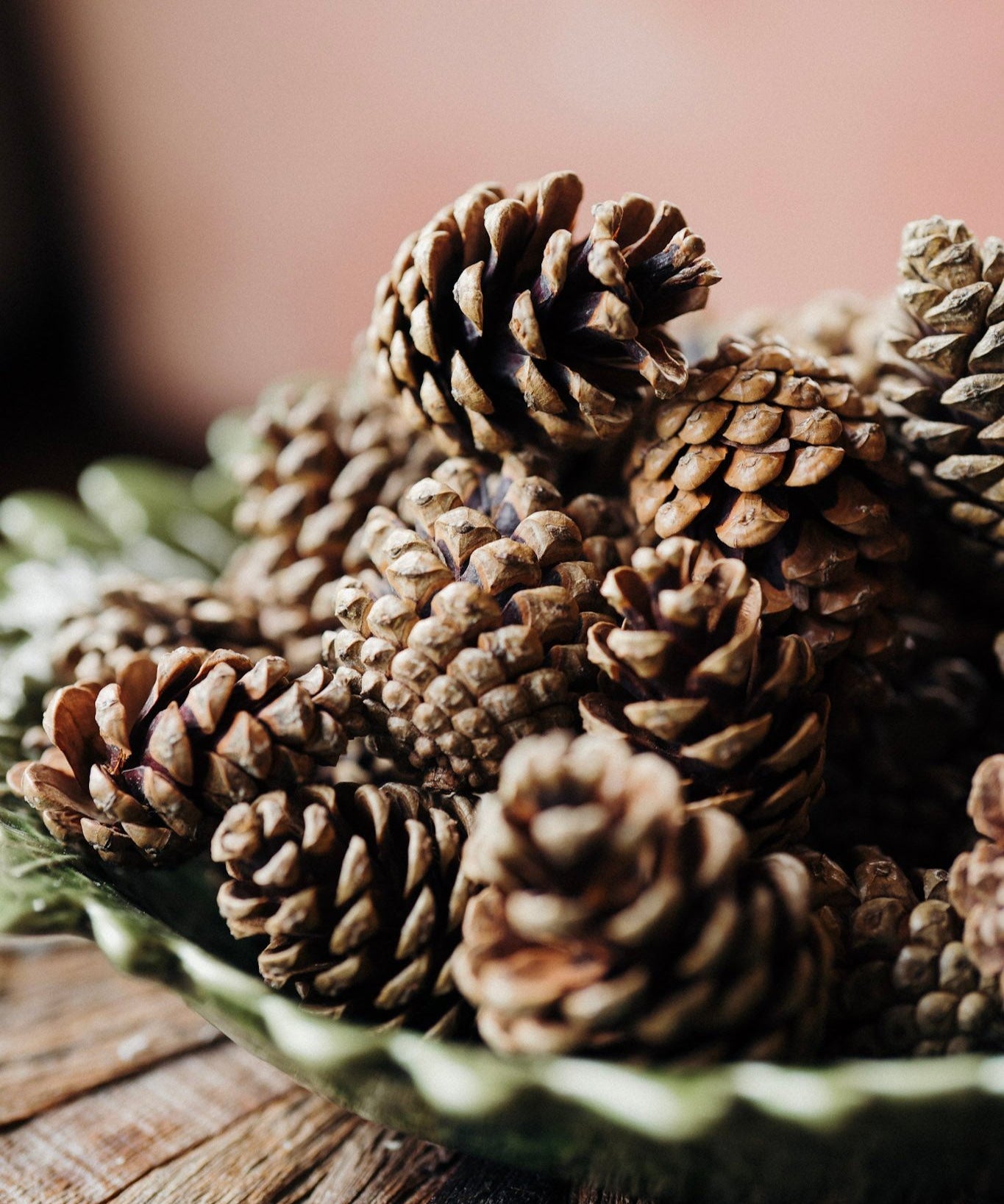 Natural pine cones for Christmas wreath making, festive garlands, table styling and seasonal Christmas crafts.