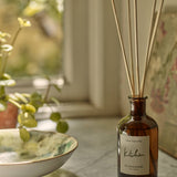 Plum & Ashby Kitchen Reed Diffuser – Tomato Leaf & Bay with natural reeds in a glass bottle. A long-lasting home fragrance with fresh tomato leaf, green herbal notes and aromatic bay, designed to bring a clean, uplifting scent to kitchens and dining spaces.
