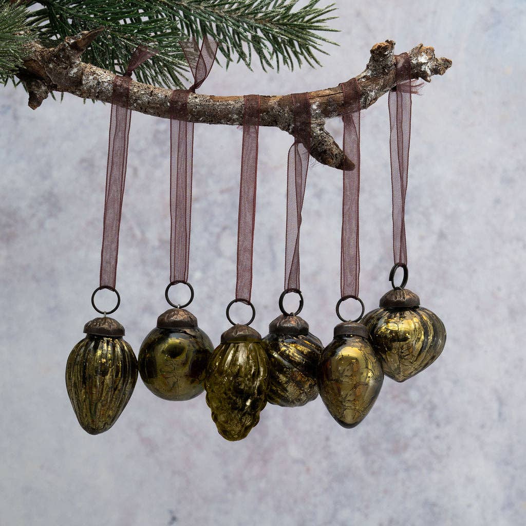 Shop our Small Olive Green Crackle Glass Christmas Baubles, hand-blown with a beautiful light-catching finish, ornate caps and coordinating organza ties.