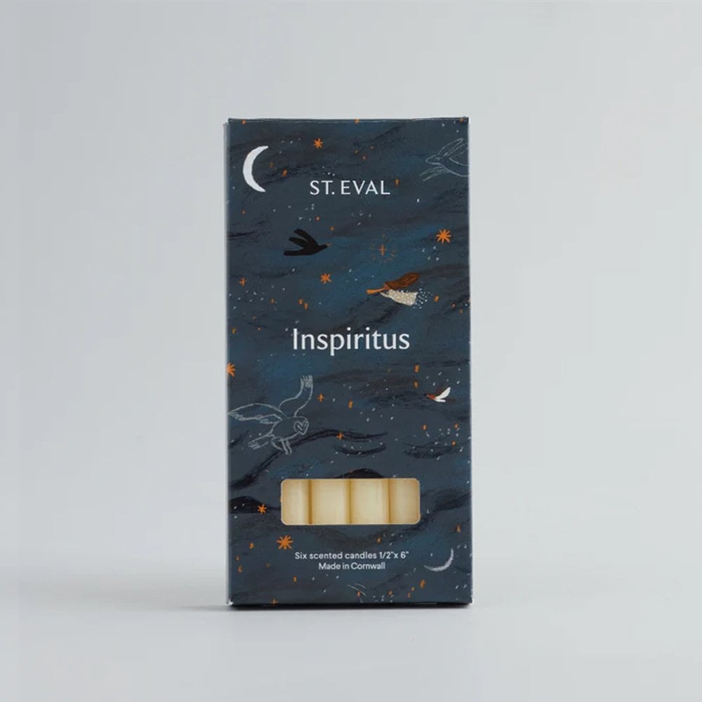 Warm and spiced with orange, cinnamon and cedarwood — St. Eval’s Inspiritus mini candles fill your home with festive glow, comfort and cheer.
