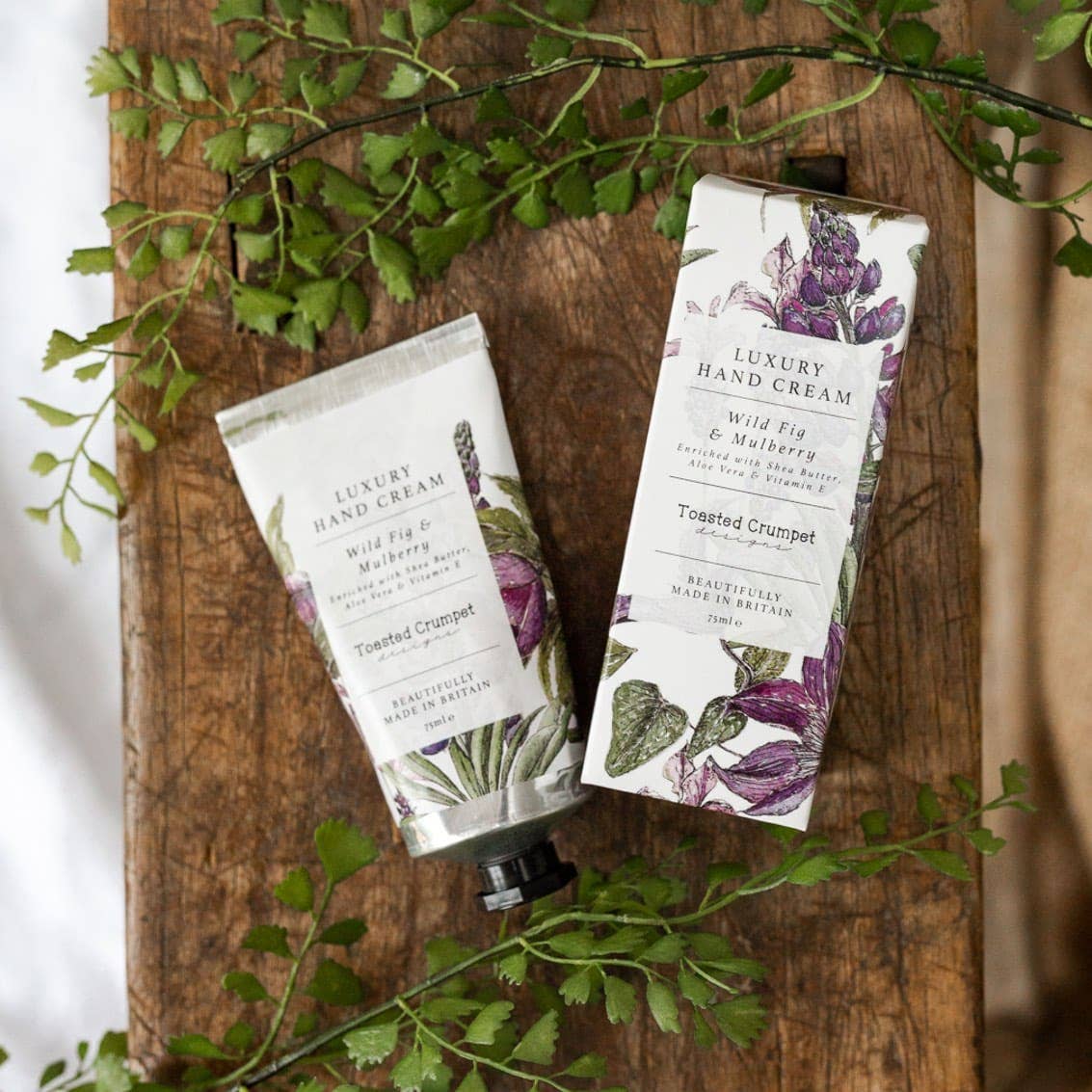 Nourishing Toasted Crumpet hand cream with shea butter, aloe vera and vitamin E, delicately scented with wild fig, mulberry and cassis. Beautifully boxed and perfect for gifting.
