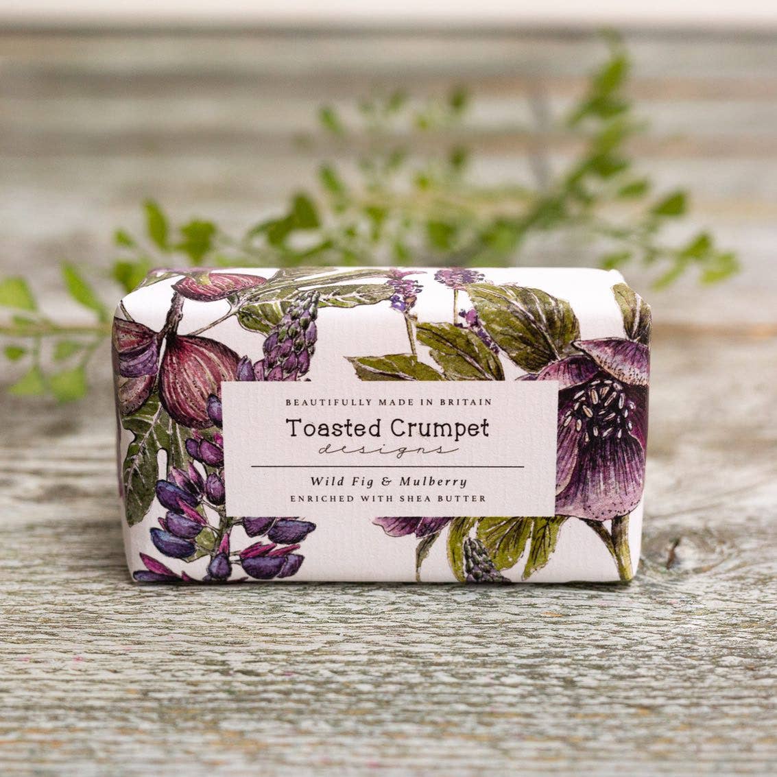 Wild Fig & Mulberry luxury soap bar with shea butter. Triple milled, vegan and made in Britain. A rich fruity fragrance in recyclable packaging.